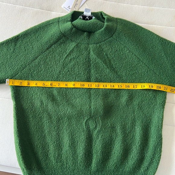 Green Sweater - Picture 3 of 5